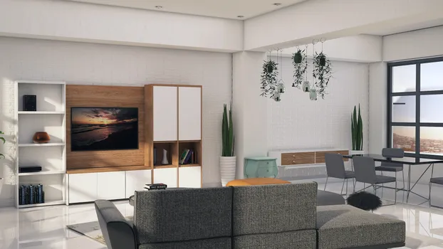 Sala/Comedor residencial con  mobiliario con interiores y detalles en maple, frentes de cajón y puertas en melamina blanca